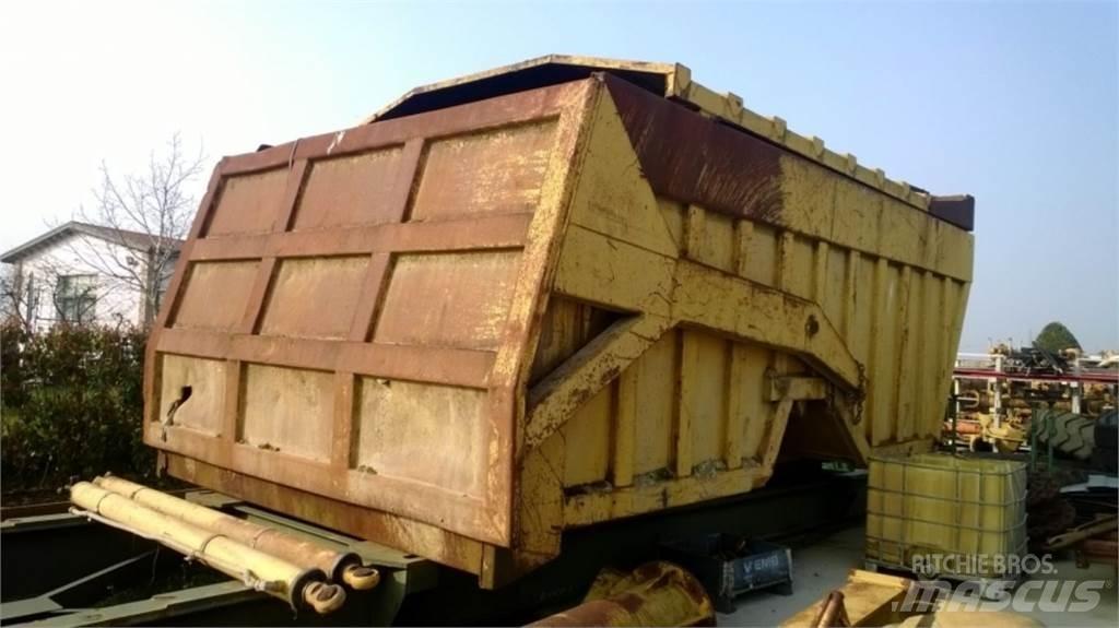 CAT 735 Шасі