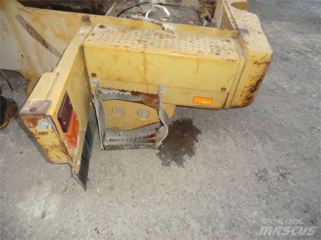 CAT 928G Шасі