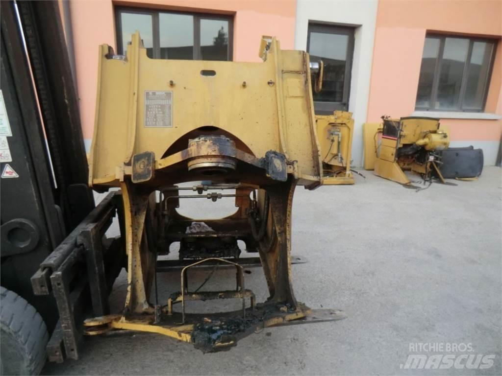 CAT 928G Шасі