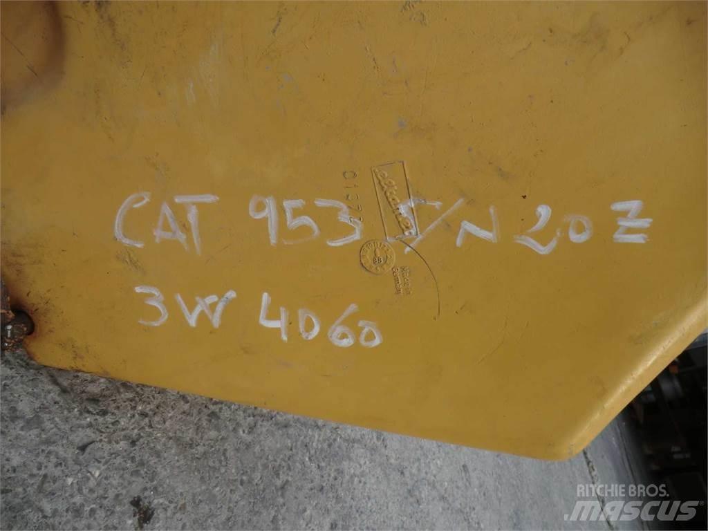 CAT 953 Шасі