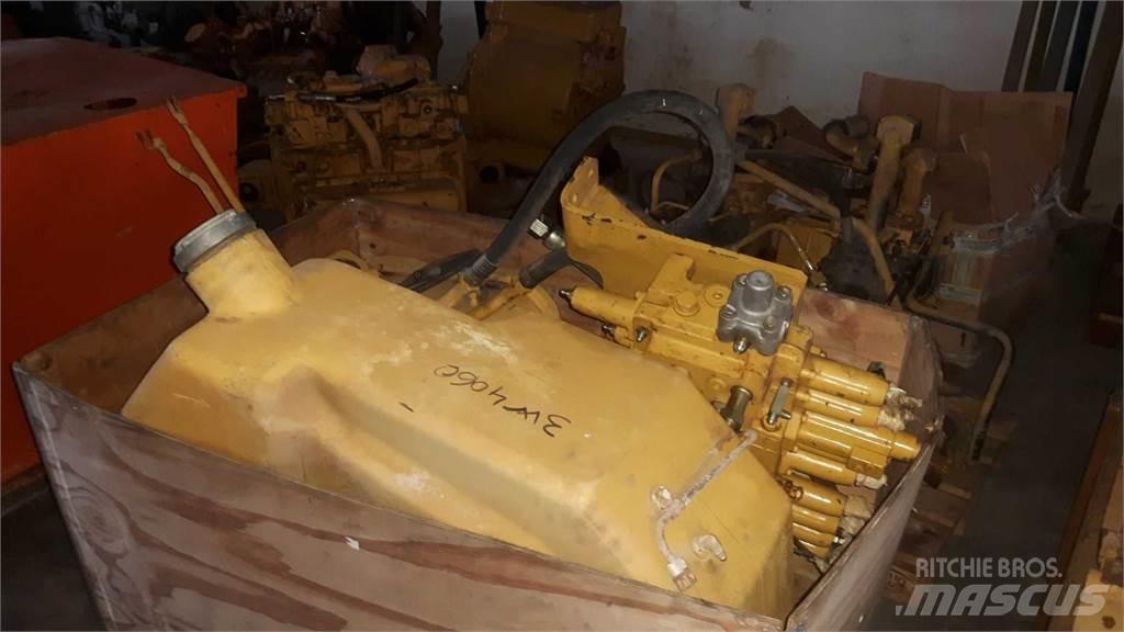 CAT 953 Шасі