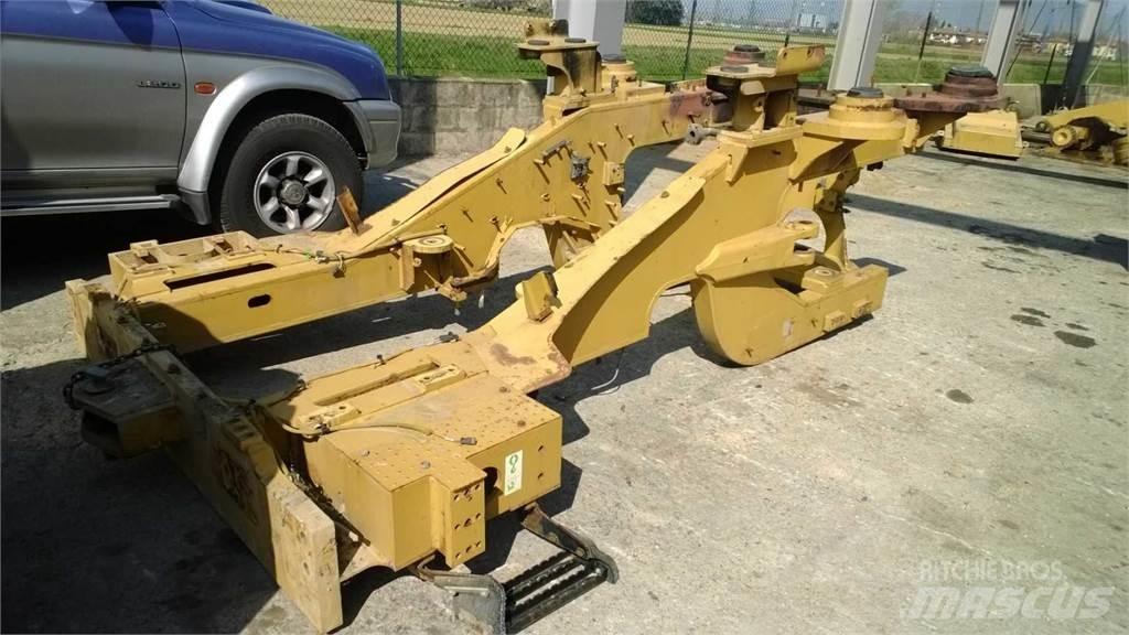CAT 962H Шасі