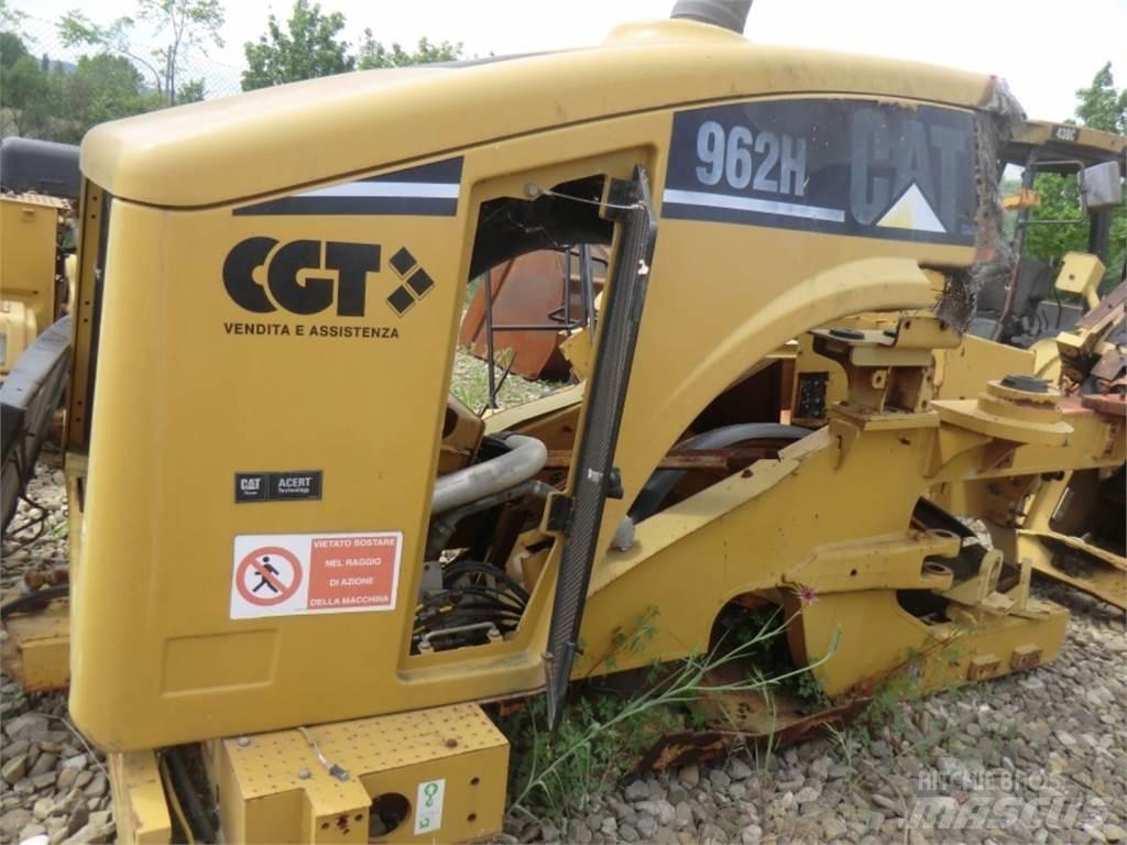 CAT 962H Шасі