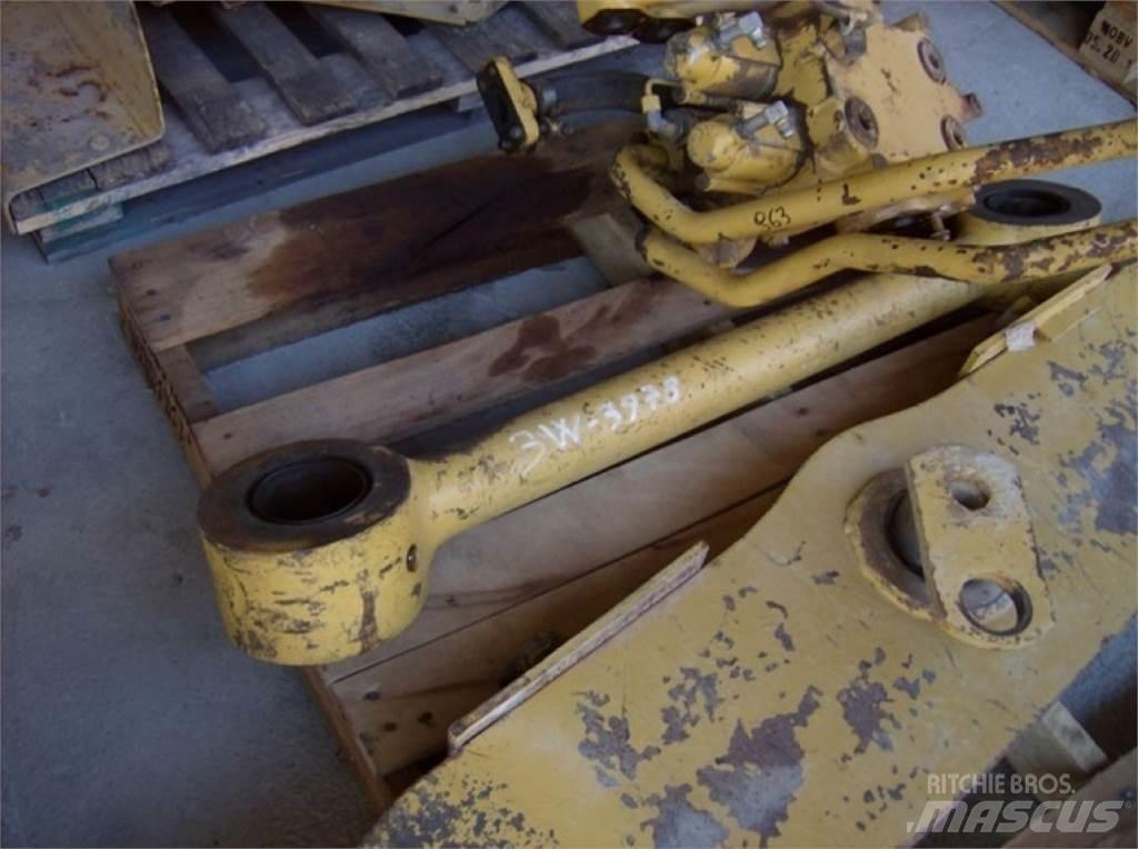 CAT 963 Шасі