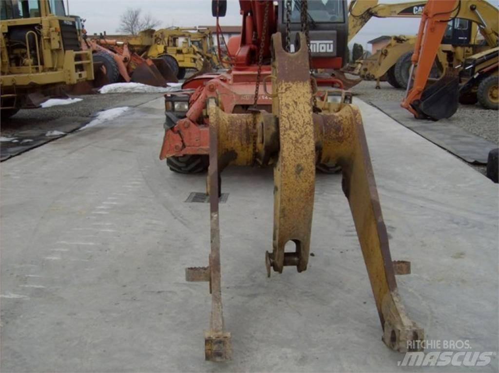 CAT 963 Шасі