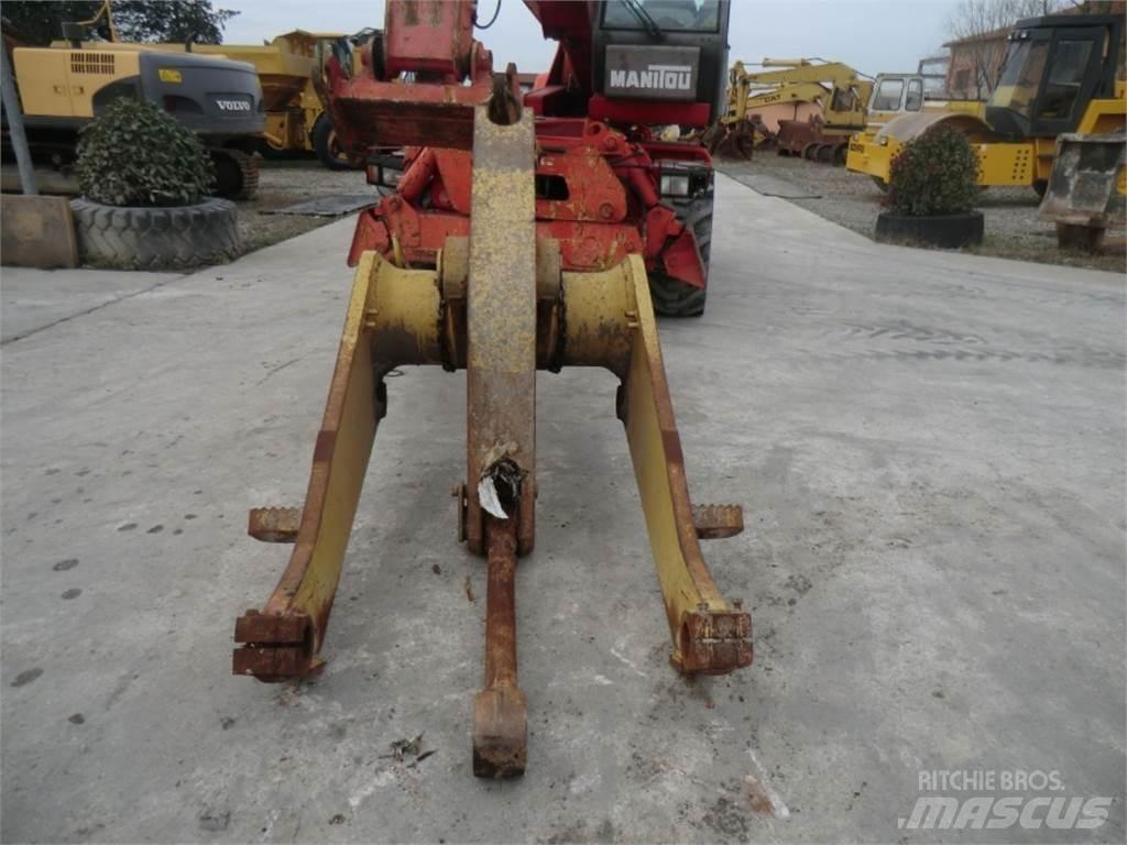 CAT 963C Шасі