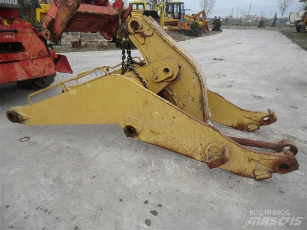 CAT 963C Шасі