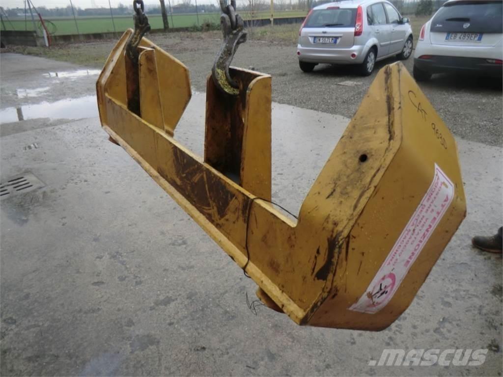 CAT 963D Шасі