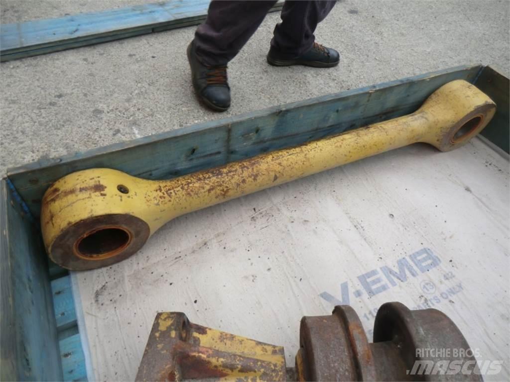 CAT 963D Шасі