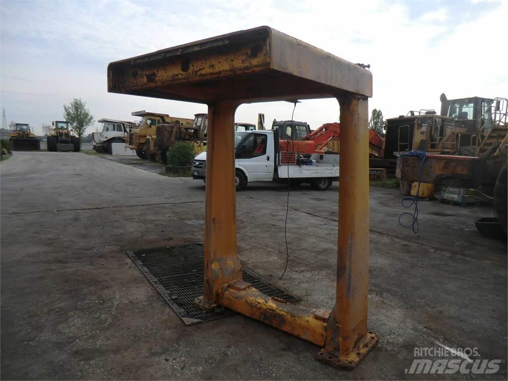 CAT 988B Шасі