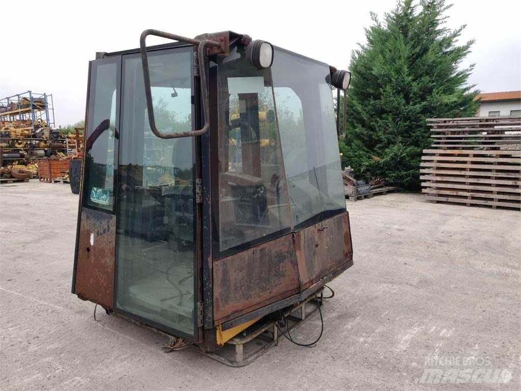 CAT 988G Шасі