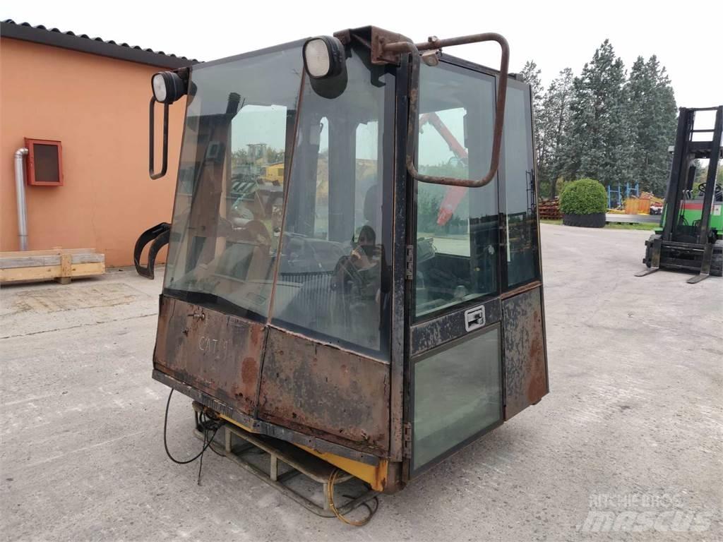 CAT 988G Шасі