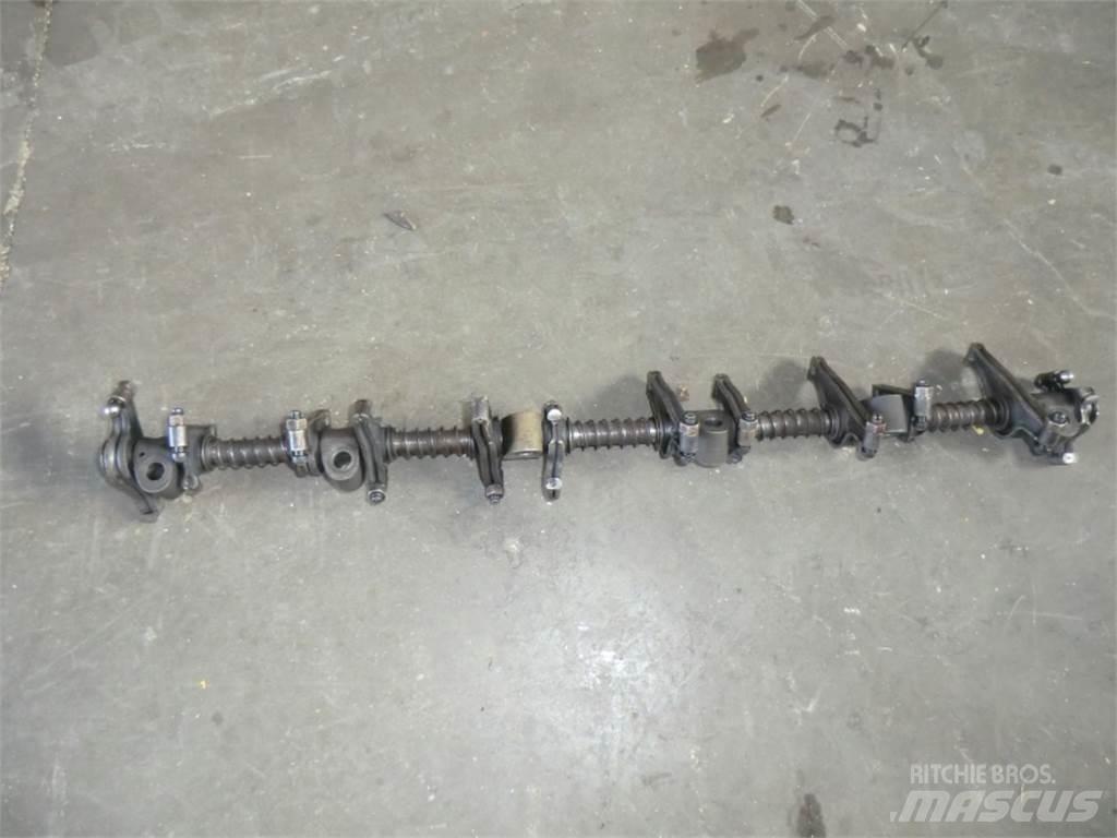 CAT D333 Двигуни