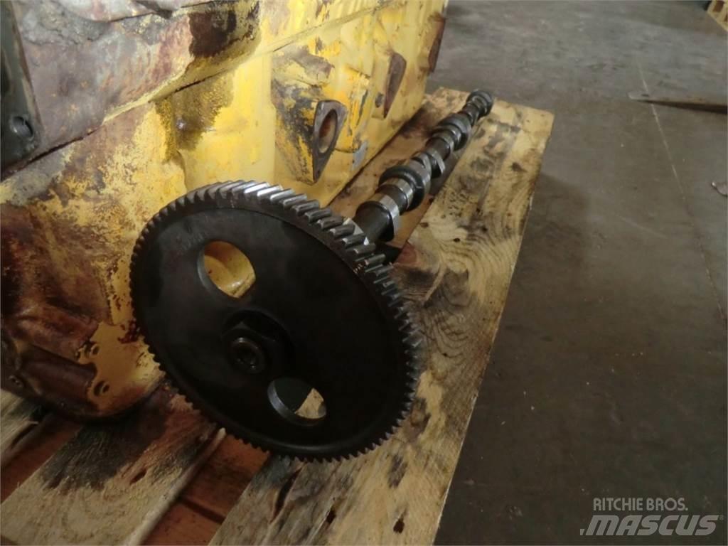 CAT D333 Двигуни