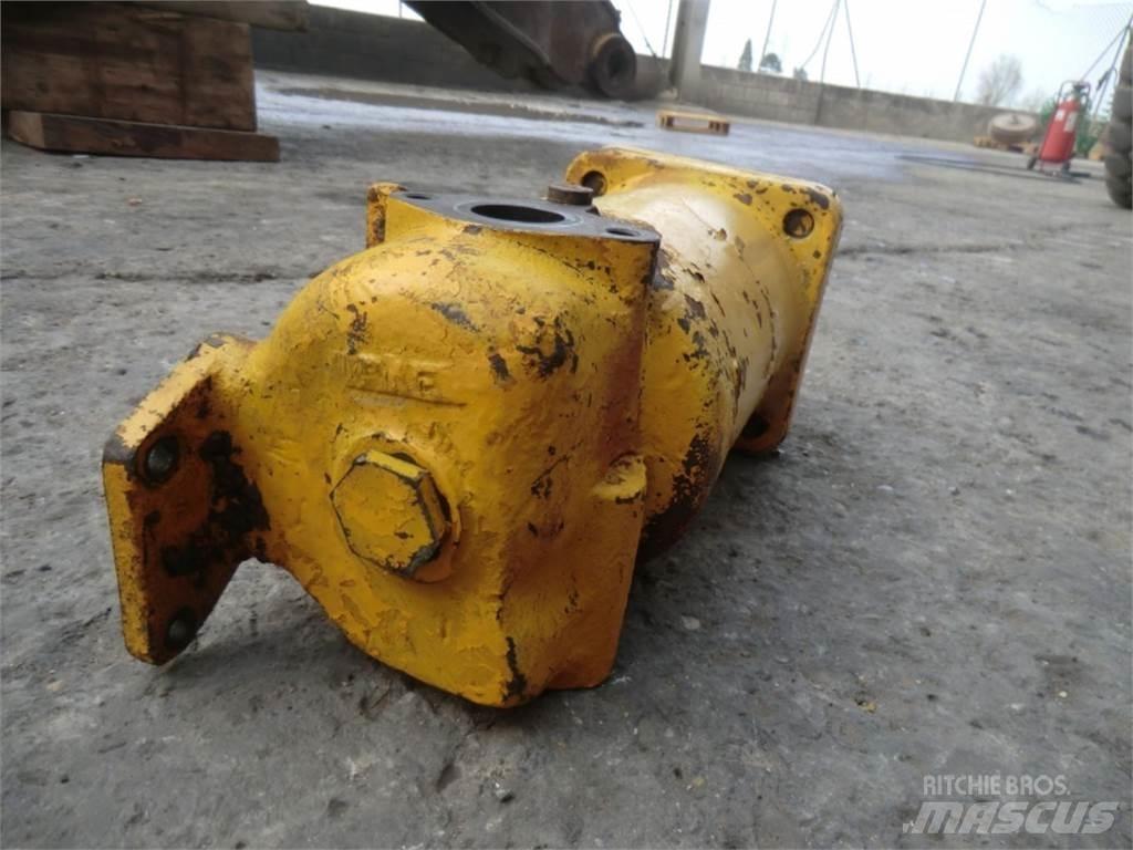 CAT D333 Двигуни