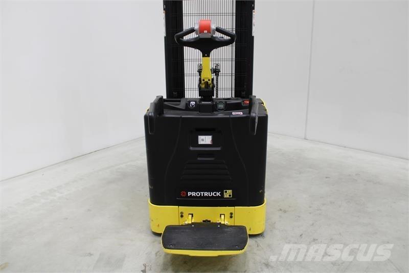 Hyster S1.5S Самохідні електроштабелери