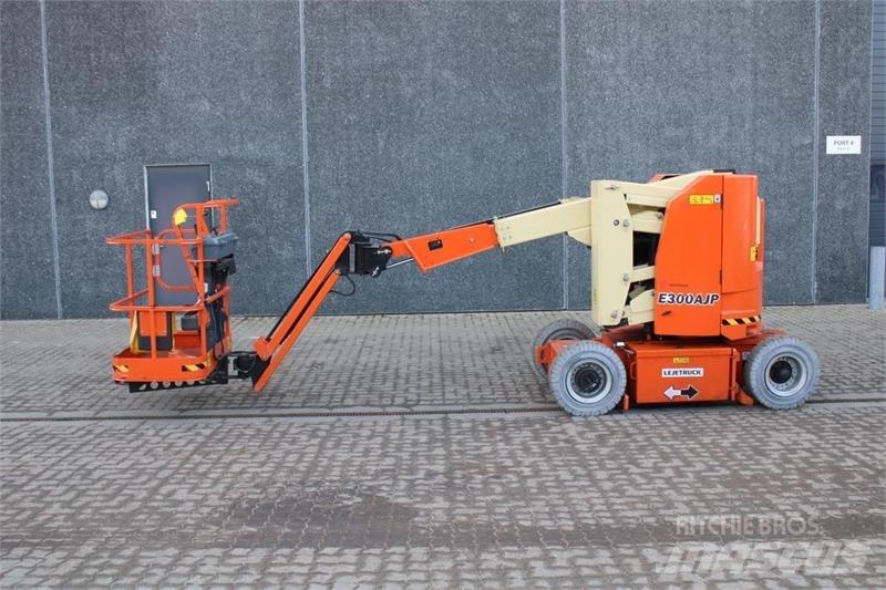 JLG E300AJP Колінчаті підйомники