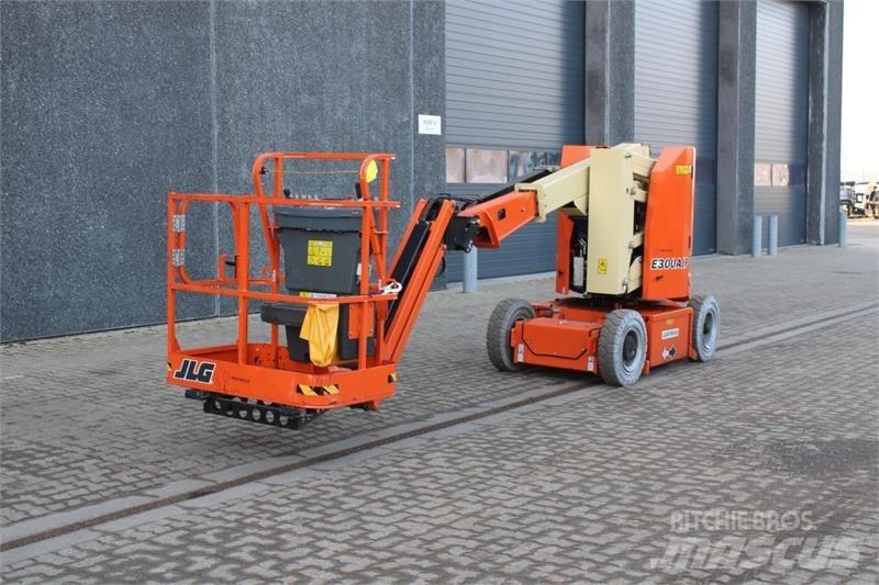 JLG E300AJP Колінчаті підйомники