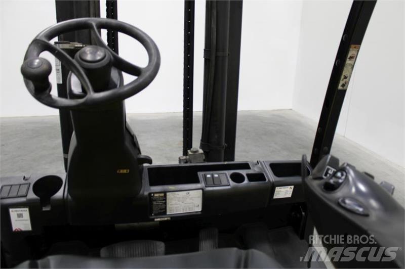 Yale ERP50VM Електронавантажувачі