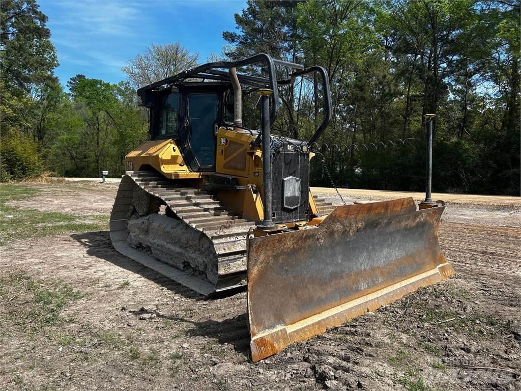 CAT D5 Гусеничні бульдозери
