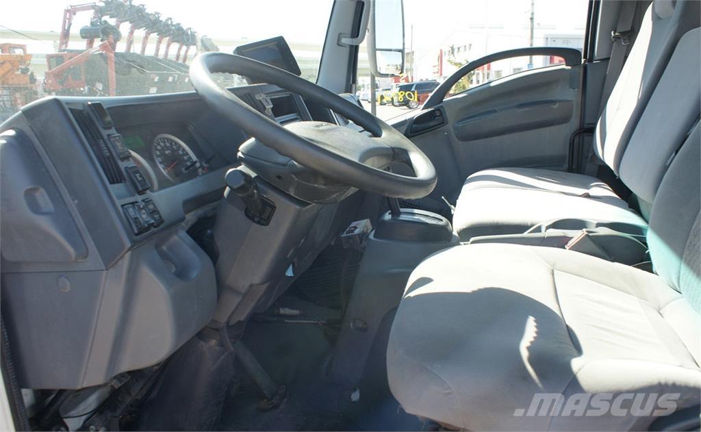 Isuzu NRR Сміттєвози