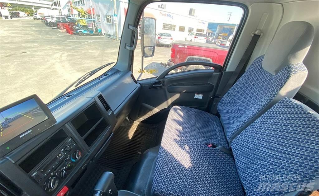 Isuzu NRR Сміттєвози