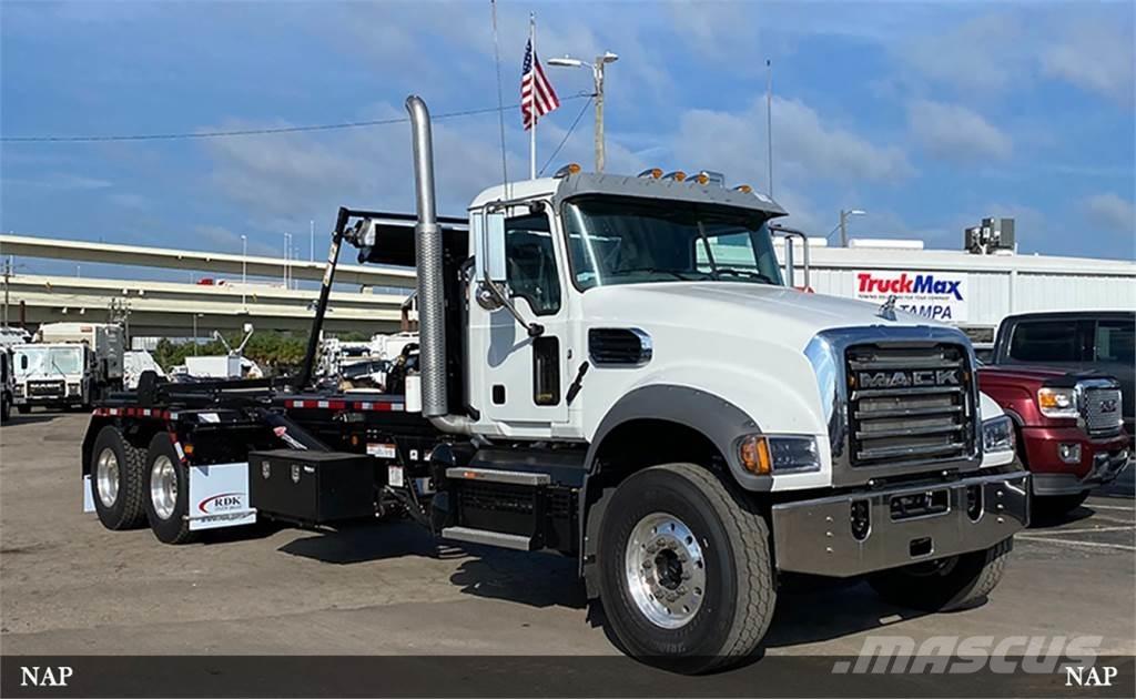 Mack Granite Контейнеровози