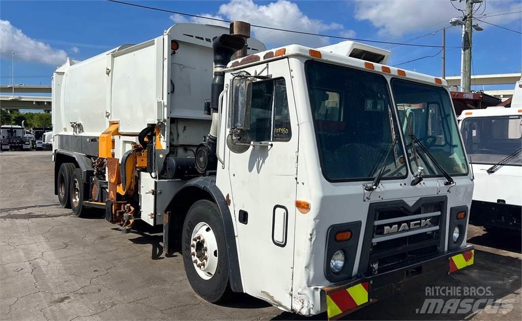 Mack LEU600 Сміттєвози