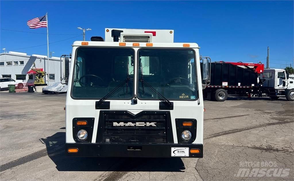 Mack LEU613 Сміттєвози