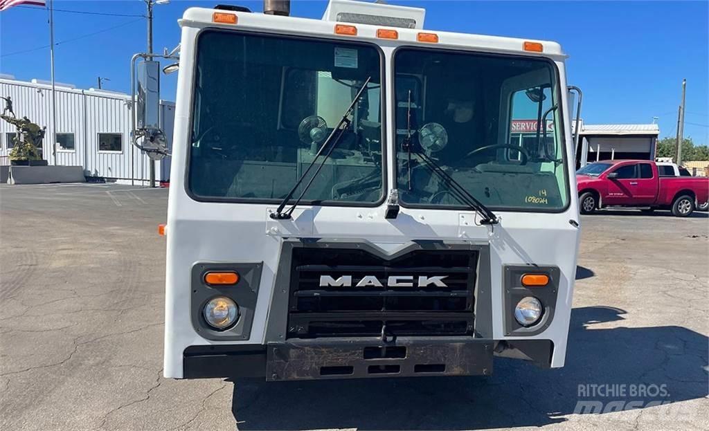 Mack LEU613 Сміттєвози