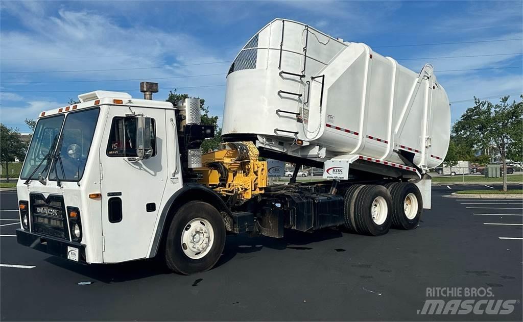 Mack LEU613 Сміттєвози