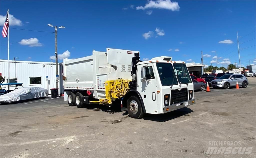 Mack LEU613 Сміттєвози