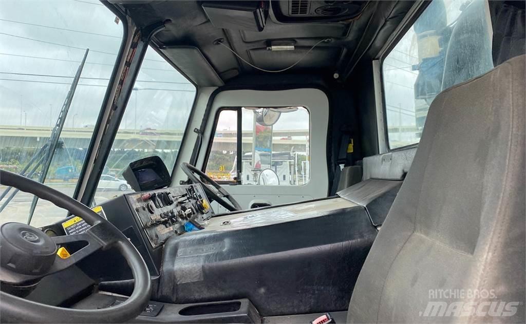 Mack LEU613 Сміттєвози
