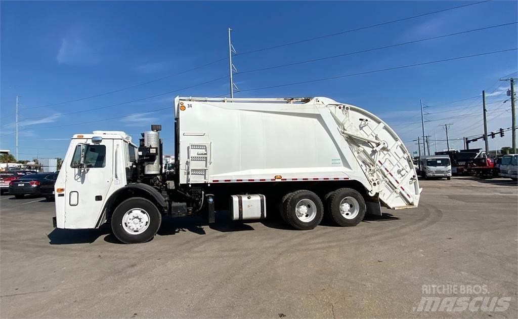 Mack LEU613 Сміттєвози