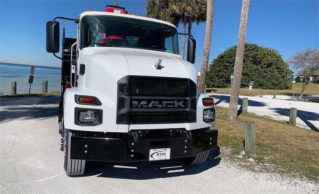 Mack MD6 Грейфери