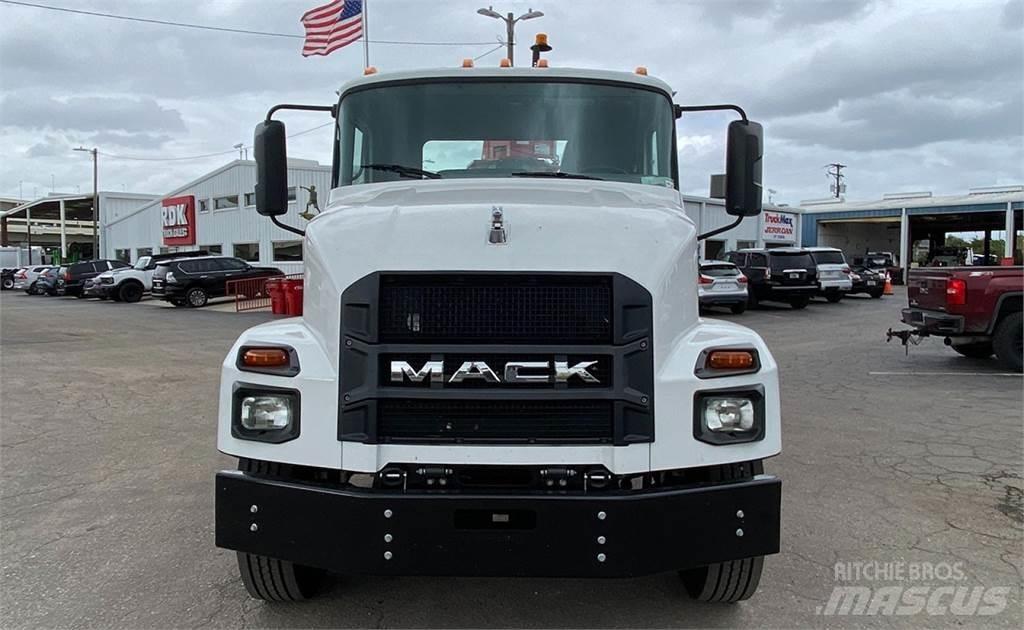 Mack MD6 Грейфери