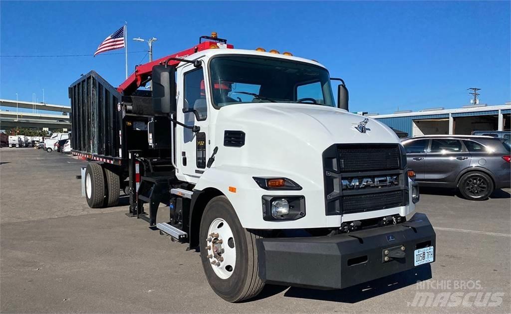 Mack MD7 Грейфери