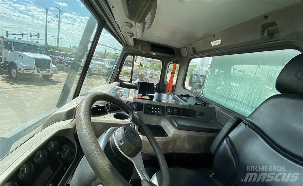 Peterbilt 320 Сміттєвози