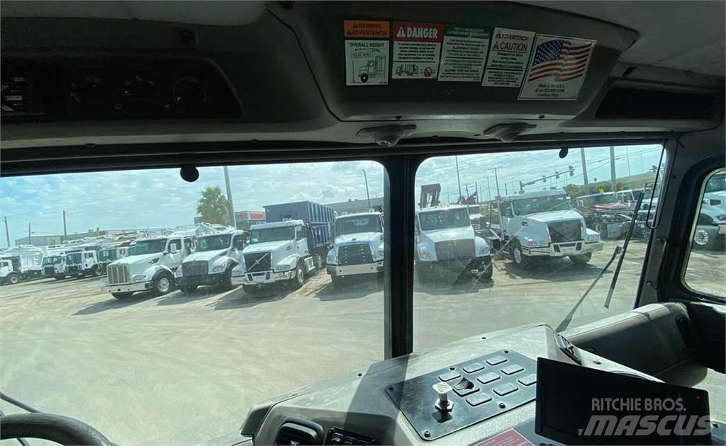 Peterbilt 320 Сміттєвози