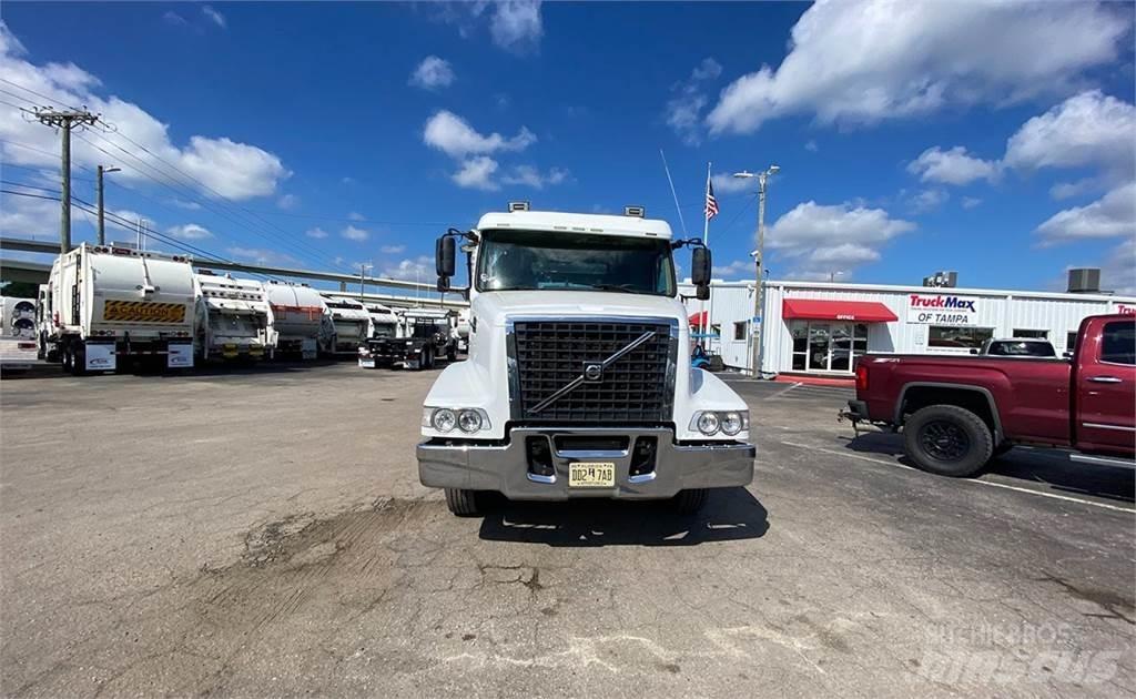 Volvo VHD64 Контейнеровози