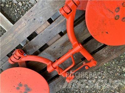 Kuhn  Звичайні плуги