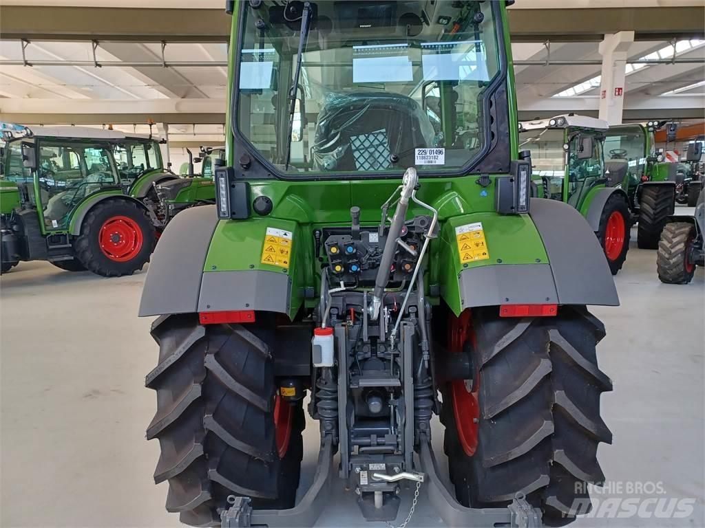 Fendt 211F Трактори