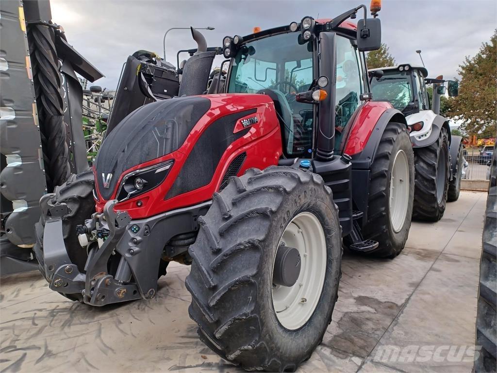 Valtra T 214 Трактори