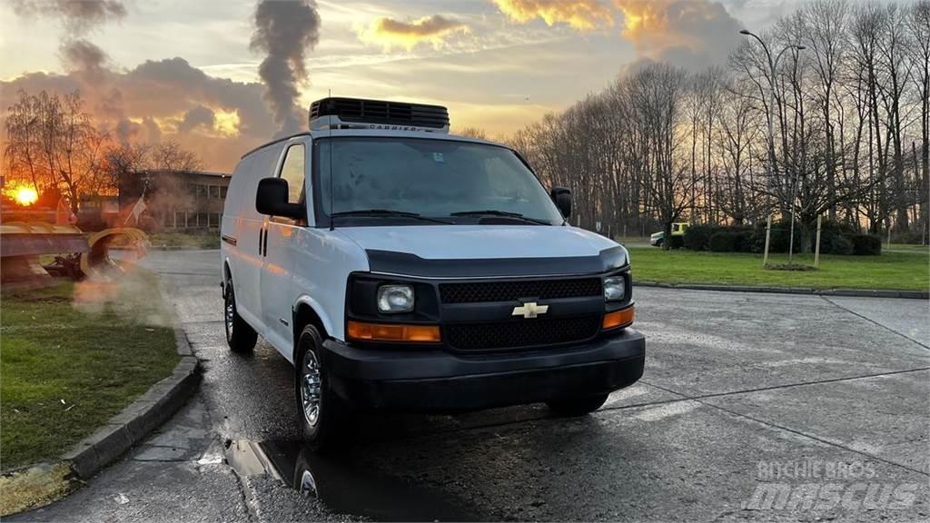 Chevrolet Express Панельні фургони