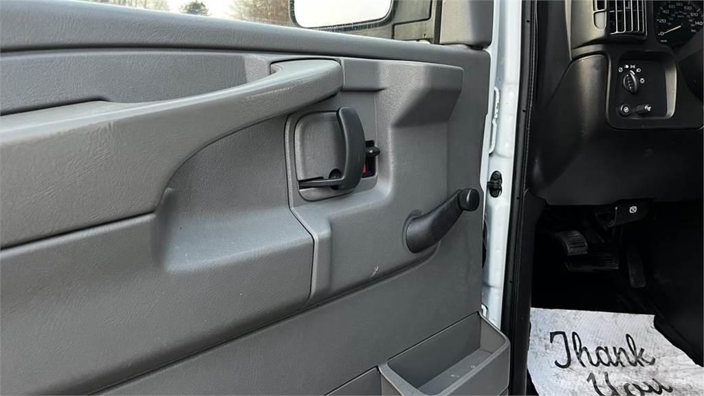 Chevrolet Express Панельні фургони