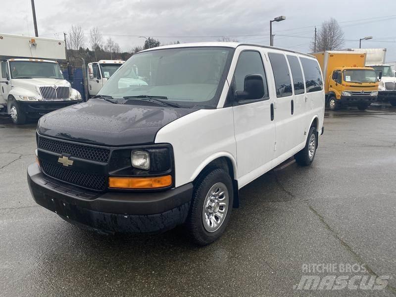 Chevrolet Express Панельні фургони