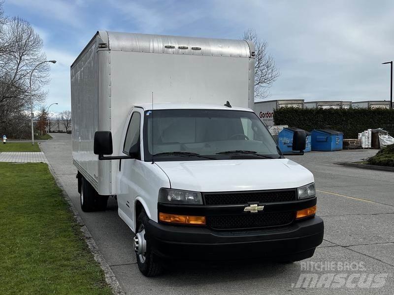 Chevrolet Express Панельні фургони