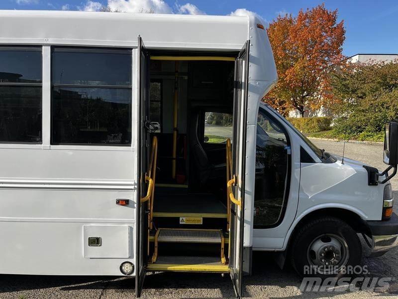 Chevrolet Express Мікроавтобуси