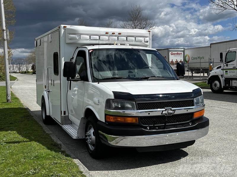 Chevrolet Express Панельні фургони