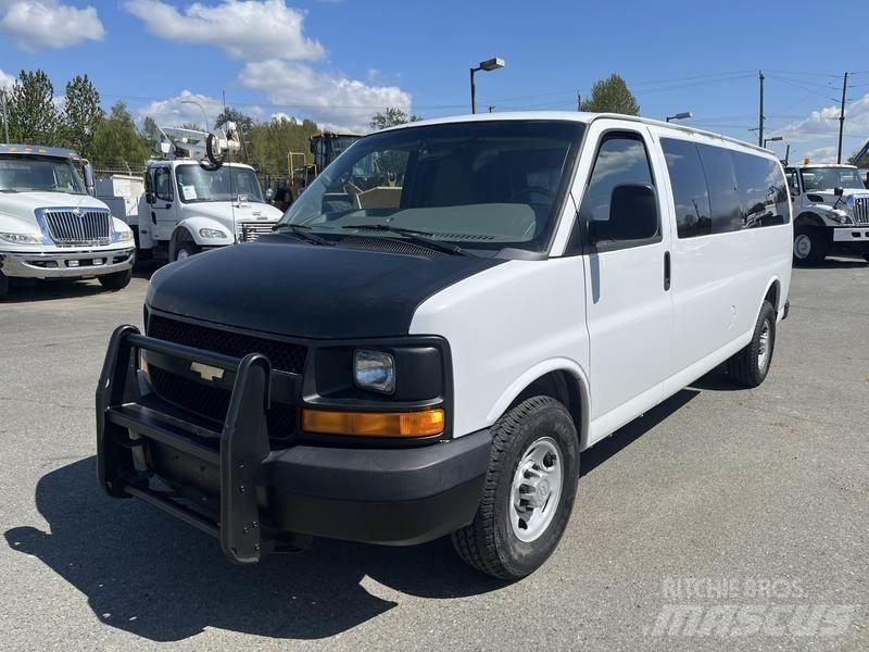 Chevrolet Express Панельні фургони